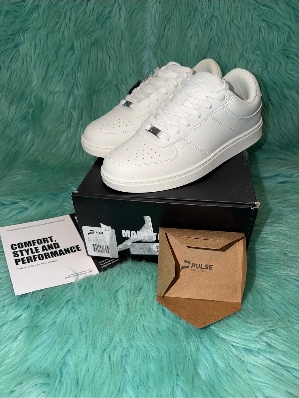 NIB Pulse Men's 9/ Women’s 10 White Low-Top Dance/Athletic Sneakers